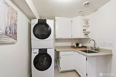 5052 Pullman Avenue NE, Seattle, WA 98105 - Photo 23