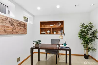 5052 Pullman Avenue NE, Seattle, WA 98105 - Photo 19