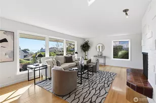 5052 Pullman Ave NE, Seattle, WA 98105 - Photo 3