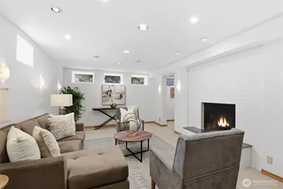 5052 Pullman Avenue NE, Seattle, WA 98105 - Photo 17