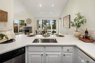 12010 98th Ave NE, Kirkland, WA 98034 - Photo 7