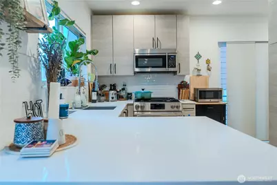 1549 NW 60th Street, Seattle, WA 98104 - Photo 7