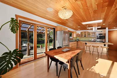 5537 32nd Avenue S, Seattle, WA 98118 - Photo 5