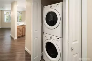 611 Highland Dr, Seattle, WA 98109 - Photo 15