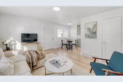 98056 768 Dayton Avenue NE, Renton, WA 98056 - Photo 5