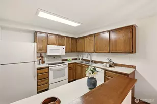 2316 NE 89th St, Seattle, WA 98115 - Photo 13