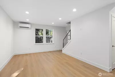 2349 B NE 127th Street, Seattle, WA 98125 - Photo 9