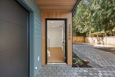 2349 B NE 127th Street, Seattle, WA 98125 - Photo 3