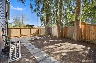 2349 B NE 127th St, Seattle, WA 98125 - Photo 21