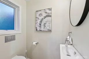 10331 NE 19th Pl, Bellevue, WA 98004 - Photo 17