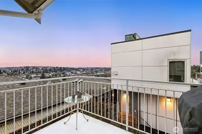 2906 5th Avenue W, Seattle, WA 98119 - Photo 9