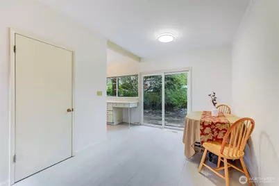 16217 Lake Hills Boulevard, Bellevue, WA 98008 - Photo 5