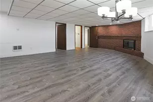 9922 Triton Dr NW, Seattle, WA 98117 - Photo 25