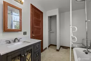 414 NE 42nd St, Seattle, WA 98105 - Photo 17