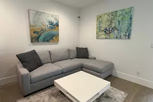 829 S 242nd St, Des Moines, WA 98198 - Photo 3