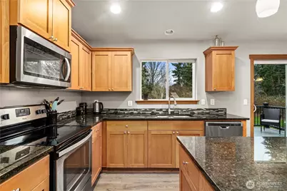 5901 45th Avenue Ct E, Tacoma, WA 98443 - Photo 7