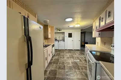 2430 Meadowlark Lane, Kelso, WA 98626 - Photo 17