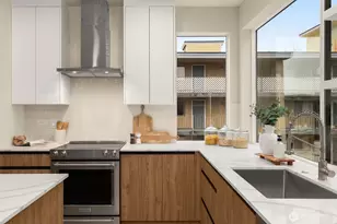 1014 A NE 70th St, Seattle, WA 98115 - Photo 5