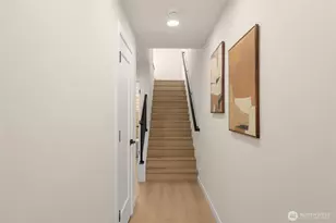 1014 A NE 70th St, Seattle, WA 98115 - Photo 15