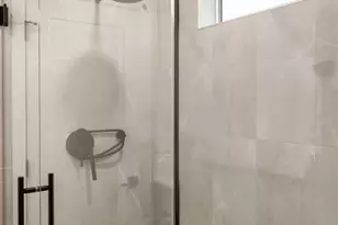 1014 A NE 70th St, Seattle, WA 98115 - Photo 17