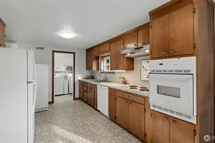 16852 35th Ave S, SeaTac, WA 98188 - Photo 11