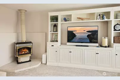 8201 Olympic View Lane, Clinton, WA 98236 - Photo 17