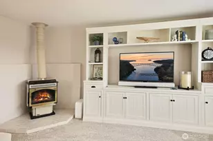 8201 Olympic View Ln, Clinton, WA 98236 - Photo 17