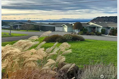 8201 Olympic View Lane, Clinton, WA 98236 - Photo 39