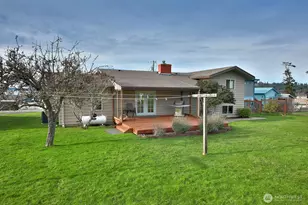 8201 Olympic View Ln, Clinton, WA 98236 - Photo 29