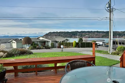 8201 Olympic View Lane, Clinton, WA 98236 - Photo 5