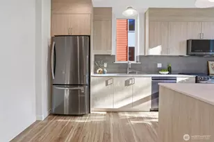 9020 13th Ave NW, Seattle, WA 98117 - Photo 17