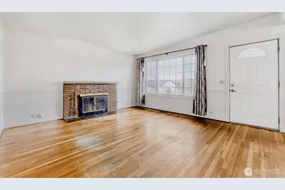 17028 Larch Way, Lynnwood, WA 98037 - Photo 3