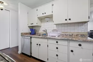 10457 Des Moines Memorial Dr S, Seattle, WA 98168 - Photo 11