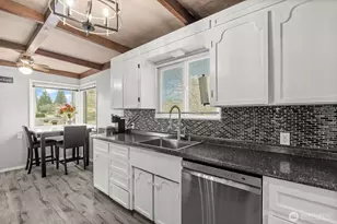 220 S 61st St, Tacoma, WA 98408 - Photo 7