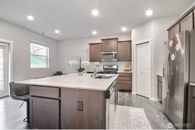 2037 81st Avenue E, Edgewood, WA 98371 - Photo 7