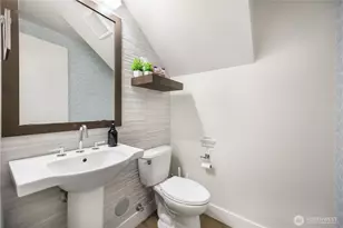 2220 Franklin Ave E, Seattle, WA 98102 - Photo 15