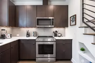 2220 Franklin Ave E, Seattle, WA 98102 - Photo 11