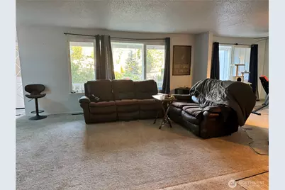 13801 Dana Lane E, Puyallup, WA 98373 - Photo 5