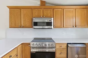 139 E 92nd St, Tacoma, WA 98445 - Photo 9