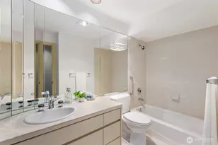 1231 5th Ave N, Seattle, WA 98109 - Photo 23