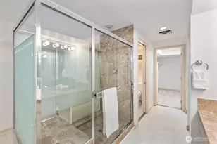 1231 5th Ave N, Seattle, WA 98109 - Photo 21