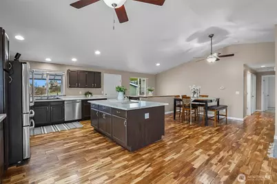 6811 54th Place NE, Marysville, WA 98270 - Photo 13