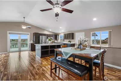 6811 54th Place NE, Marysville, WA 98270 - Photo 19