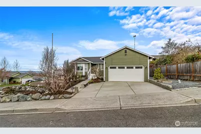 6811 54th Place NE, Marysville, WA 98270 - Photo 3