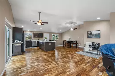 6811 54th Place NE, Marysville, WA 98270 - Photo 11