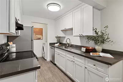 16817 Larch Way #E103, Lynnwood, WA 98037 - Photo 3