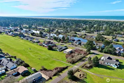 299 Octopus Avenue NE, Ocean Shores, WA 98569 - Photo 35