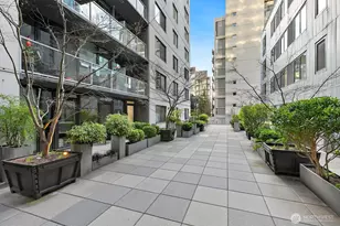 81 Clay St, Seattle, WA 98121 - Photo 17