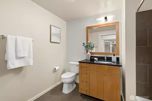 81 Clay St, Seattle, WA 98121 - Photo 15