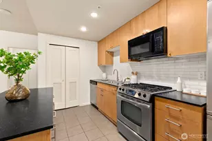 81 Clay St, Seattle, WA 98121 - Photo 7